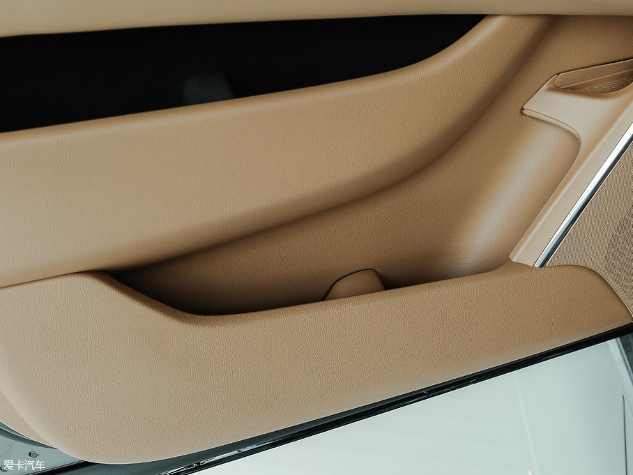 2017P׵ESCALADE ESVKL