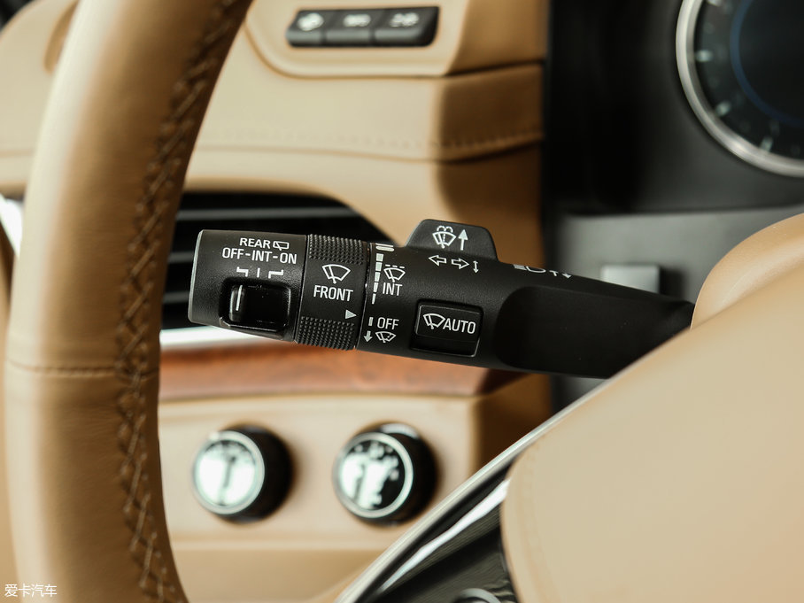 2017P׵ESCALADE ESVKL