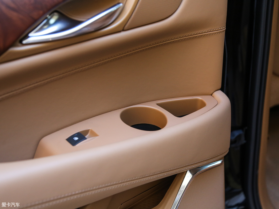 2017P׵ESCALADE ESVKL