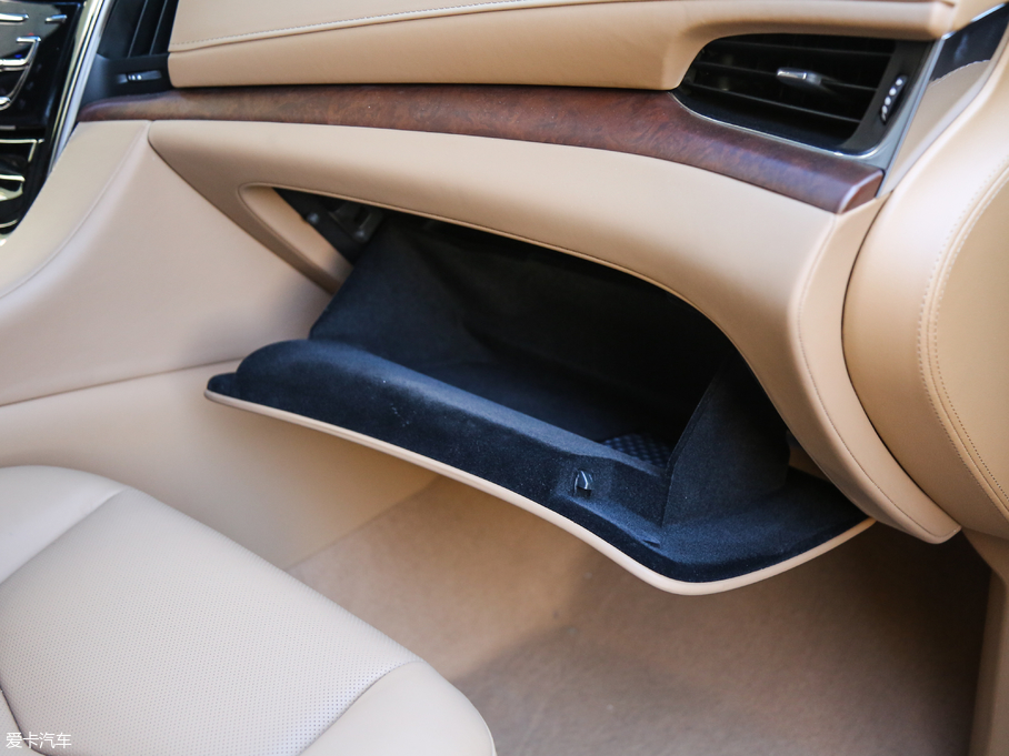 2017P׵ESCALADE ESVKL