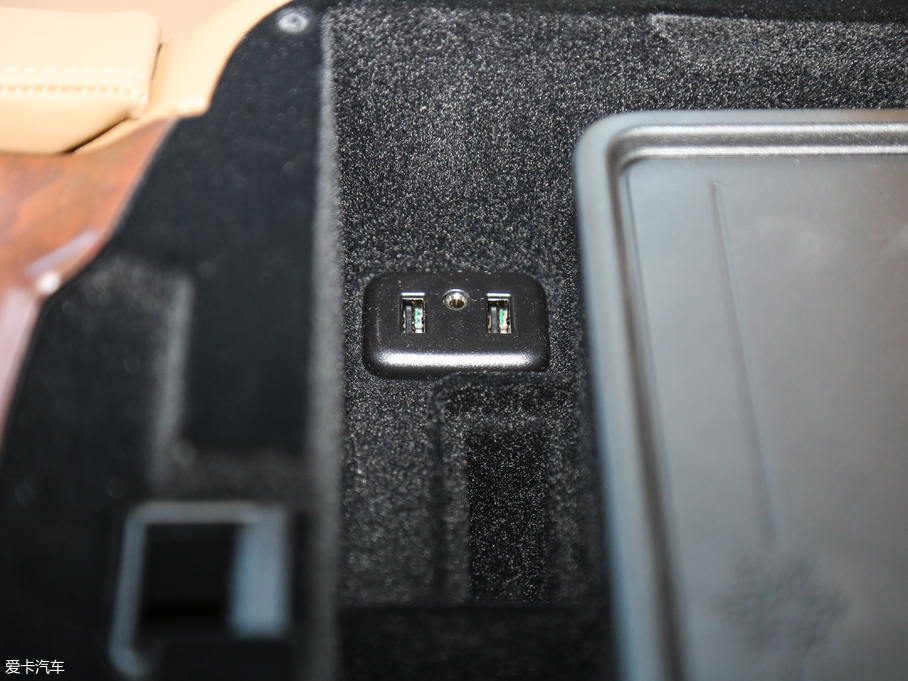 2017P׵ESCALADE ESVKL