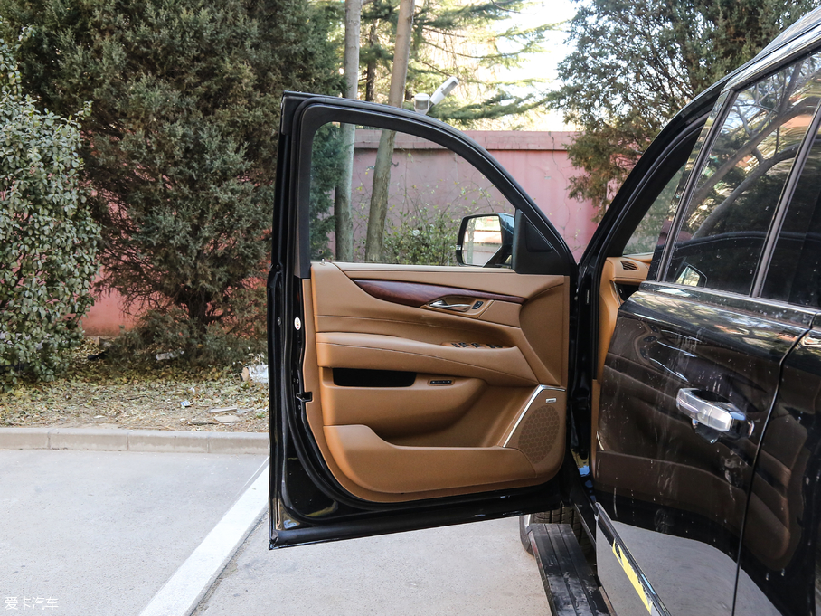 2017P׵ESCALADE ESVKL