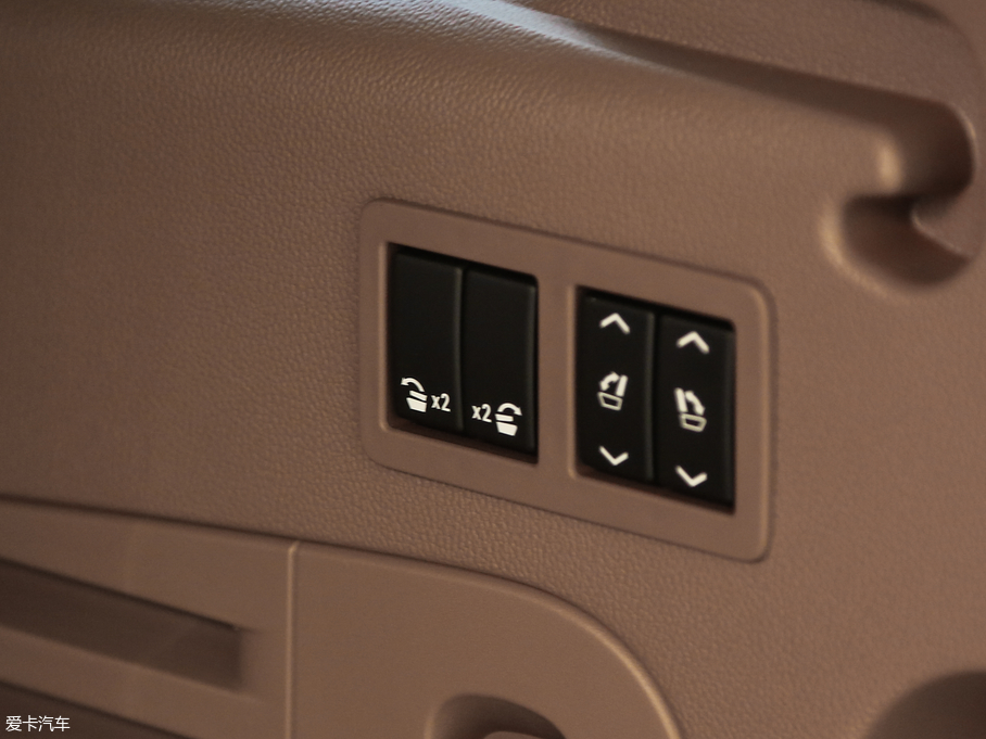 2017P׵ESCALADE ESVKL