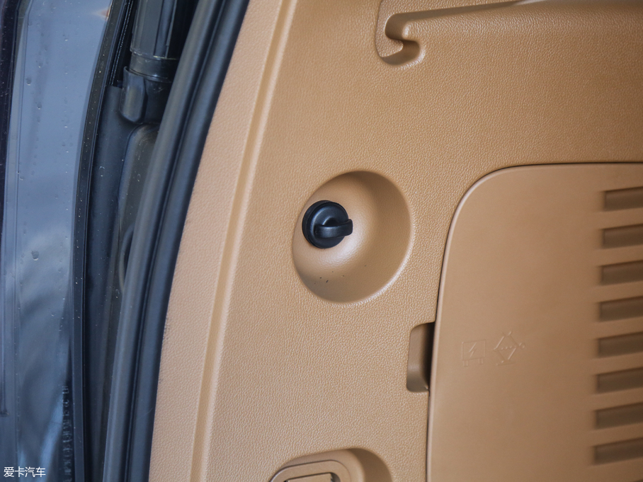 2017P׵ESCALADE ESVKL