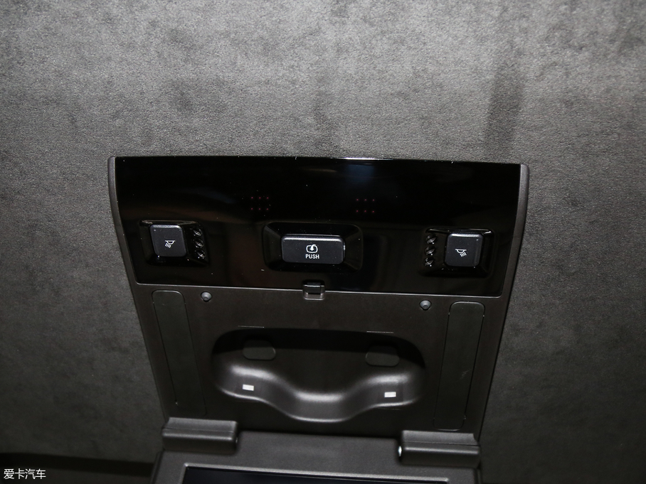 2017P׵ESCALADE ESVKL