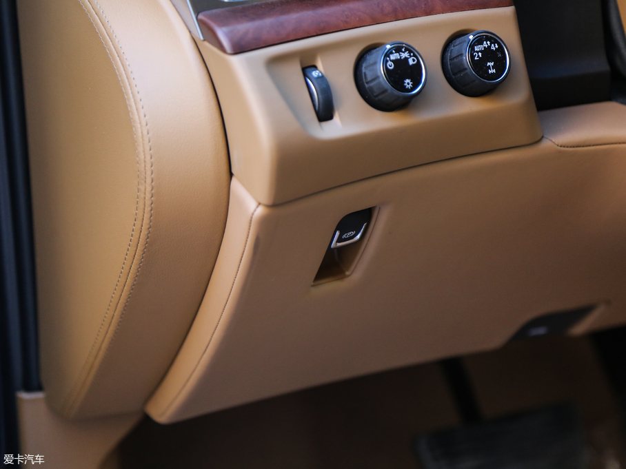 2017P׵ESCALADE ESVKL