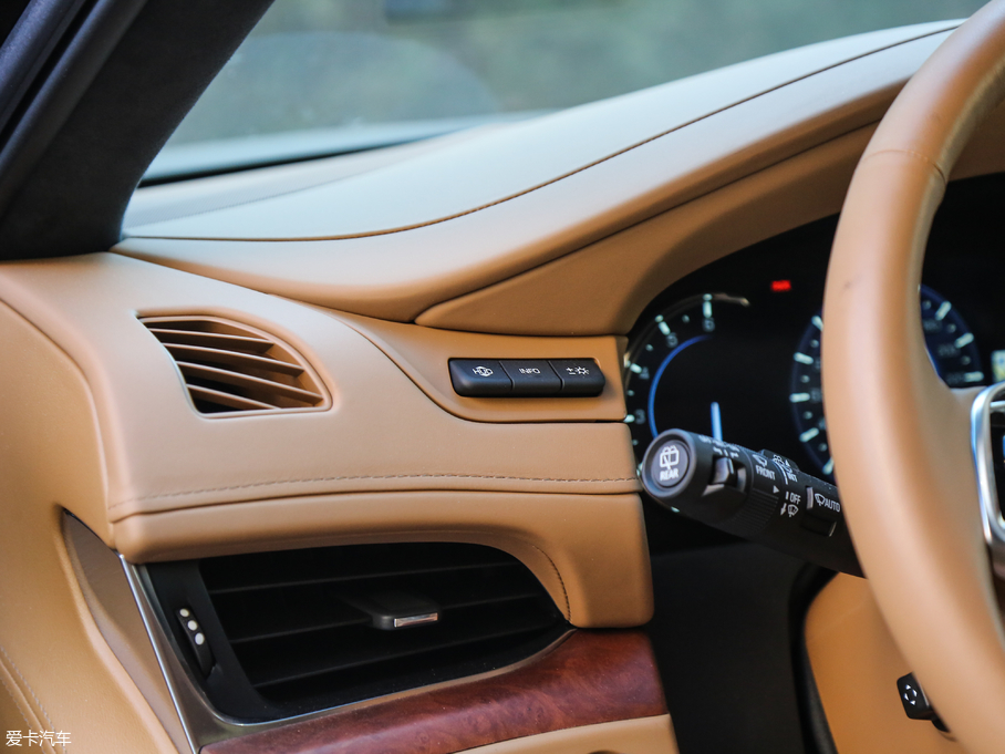 2017P׵ESCALADE ESVKL