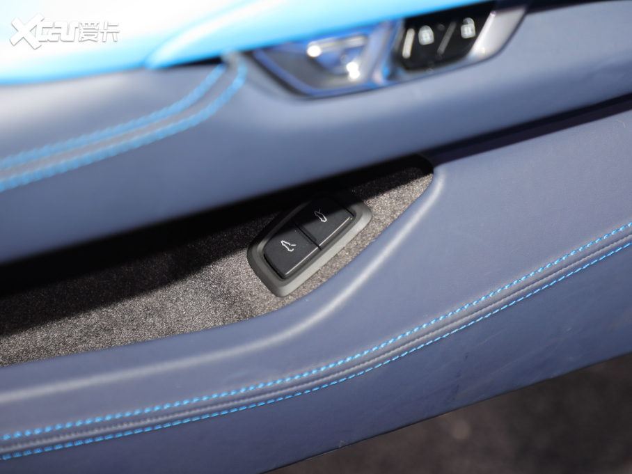 2020ƠS C8 Convertible