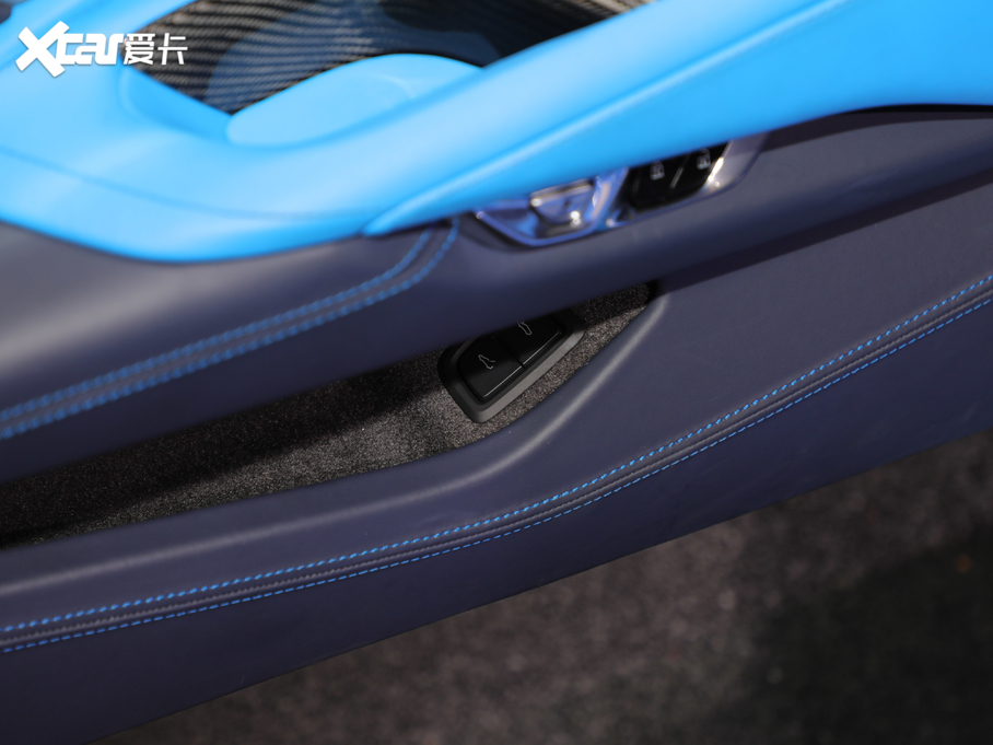 2020ƠS C8 Convertible