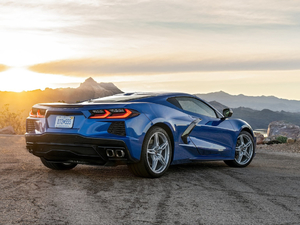 2020��C8 Stingray ���w���^