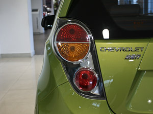 2011款1.0L SE AT 细节外观
