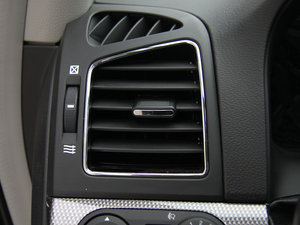 2011款2.4L 5座自动舒适版 空调出风口