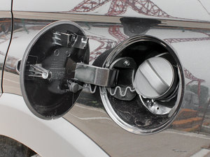 2011款2.4L 7座自动豪华版 油箱盖