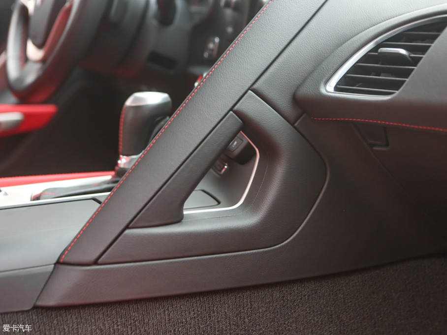 2014��Ơ��S�� C7 Stingray