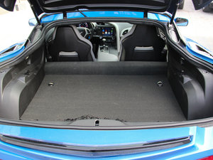 2014款C7 Stingray 行李厢空间