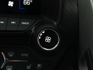 2014��C7 Stingray �п؅^