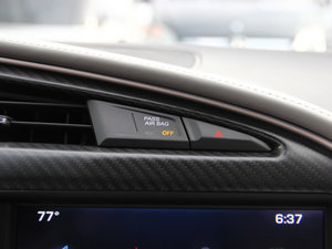 2014��C7 Stingray �п؅^