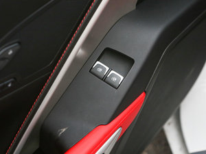 2014��C7 Stingray ���{܇�����ƅ^	