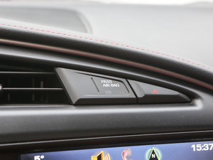 2014��C7 Stingray �п؅^