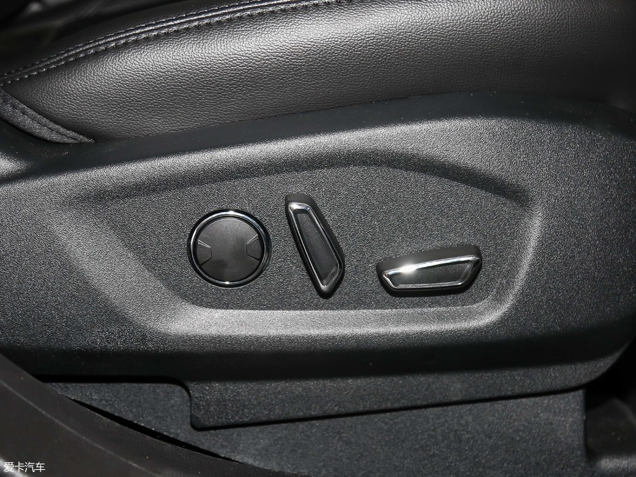 2018̽U(M(jn)) 2.3T EcoBoostL(fng)а