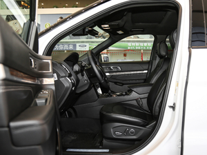 2018款2.3T EcoBoost精英版 前排空间