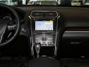 2018款2.3T EcoBoost精英版 中控台