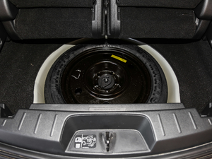 2018款2.3T EcoBoost精英版 备胎