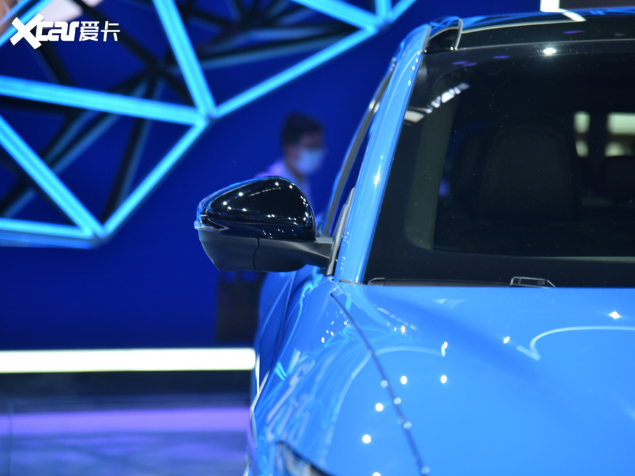 2020R() Lm(x)ȫ(q) Premium