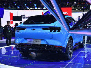 2020款长续航全驱版 Premium 整体外观