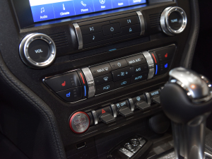 20212.3L EcoBoost {{