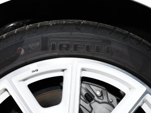 20222.3L EcoBoost ԪO ݆̥Ʒ