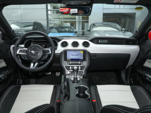 2022款2.3L EcoBoost 元光极昼限量版 内饰全景