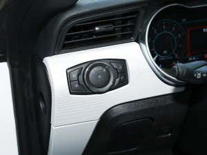 20222.3L EcoBoost ԪO п؅^