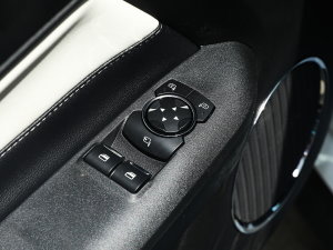 20222.3L EcoBoost ԪO п؅^