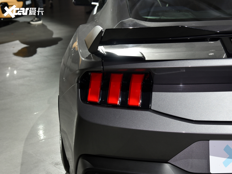 2024Mustang 5.0 V8 Dark Horse