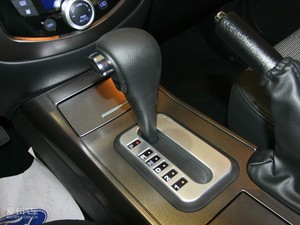 2010款2.3L 四驱版 换挡杆