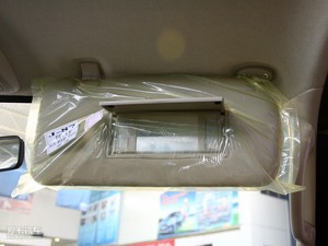 2010款2.3L 四驱版 遮阳板（左）
