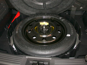 2011款3.5L 精锐天窗版 备胎