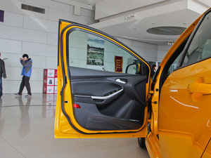 2013款2.0T 橙色版 驾驶位车门