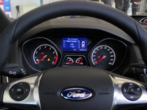 2013款2.0T 橙色版 仪表