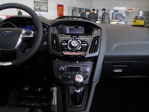 2013款2.0T 橙色版 中控台