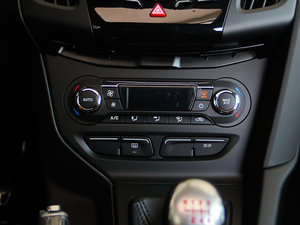 2013款2.0T 橙色版 中控区