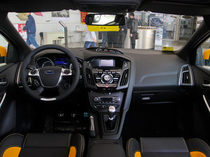 2013款2.0T 橙色版 中控区