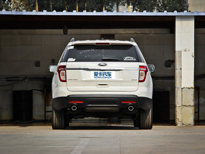 2013款3.5L 尊享型 正后	