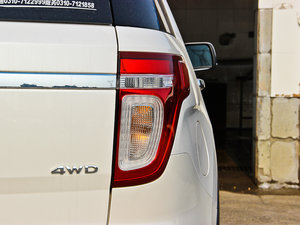 2013款3.5L 尊享型 尾灯