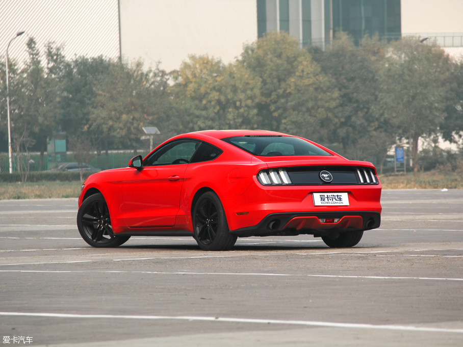 գ2017MustangҰ͹ʽС³һ̨2.3TΪܰ桢ܰ棨ҹѡװԼ˶͡