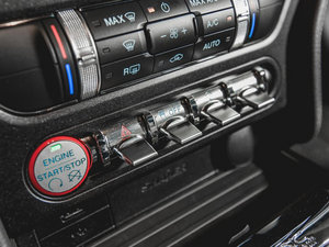 20155.0L V8 GT ܰ п؅^