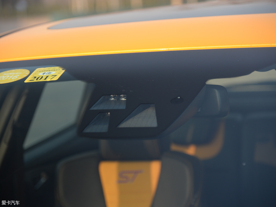 2015˹ST 2.0T Ѫɫ