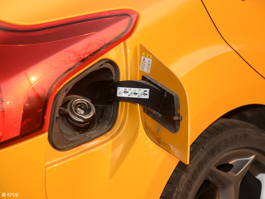 2015˹ST 2.0T Ѫɫ