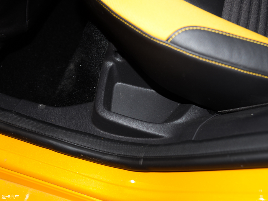 2015˹ST 2.0T Ѫɫ